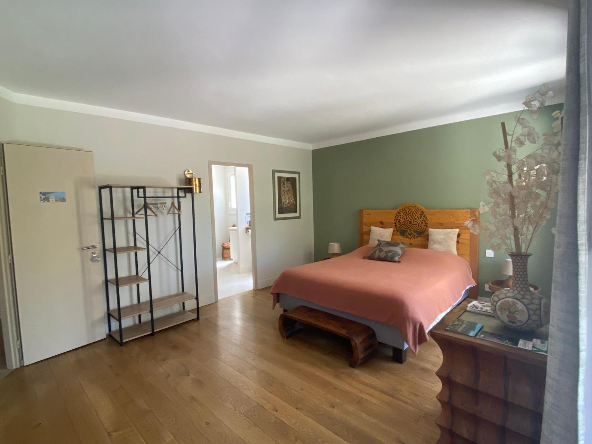 Hotel Le Repos Du Keyrie Saint-Marc-Jaumegarde Habitación foto