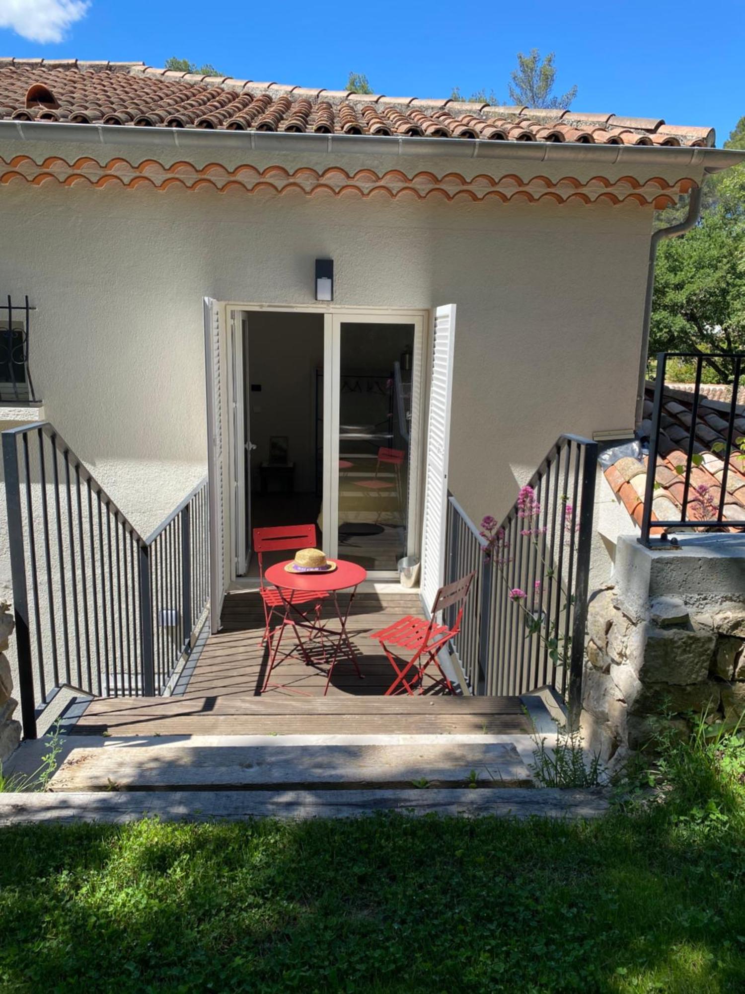 Hotel Le Repos Du Keyrie Saint-Marc-Jaumegarde Habitación foto